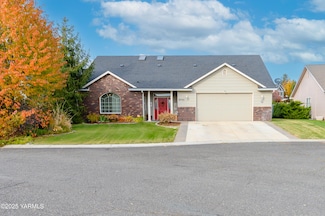 8703 Webster Ave, Yakima, WA 98908