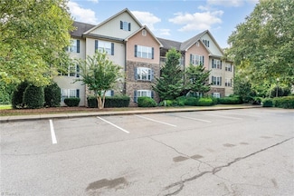 4742 Tatton Park Cir Unit 2A, Winston Salem, NC 27103