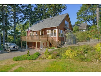 5840 8th St NW, Tillamook, OR 97141