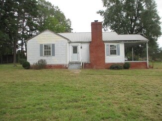 3026 L P Bailey Memorial Hwy, Halifax, VA 24558