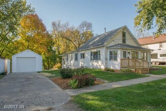 419 E Washington St, Colfax, IA 50054