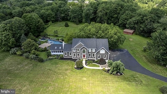 340 W Sandy Ridge Rd, Doylestown, PA 18901