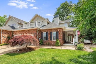 609 Carriage Commons Dr, Hendersonville, NC 28791