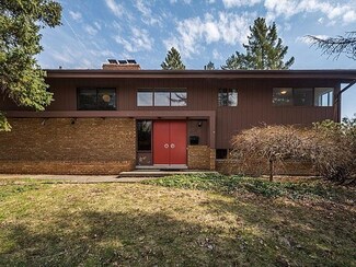 2121 Hall Ave, Ann Arbor, MI 48104