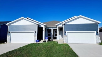 4770 172nd St, Urbandale, IA 50323