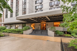 1221 N Dearborn St Unit 207N, Chicago, IL 60610