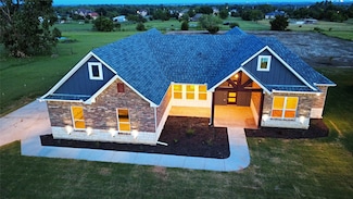 8300 Kelly Ln, Alvarado, TX 76009