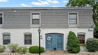 718 Carriage Cir, Pittsburgh, PA 15205
