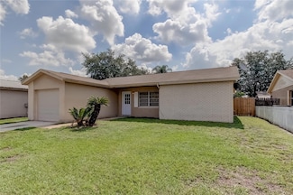 1007 Pine Ridge Cir, Brandon, FL 33511