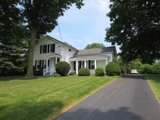 11135 W Scott Rd, Medina, NY 14103