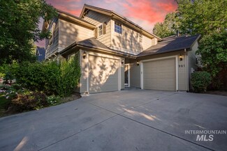 961 E Thunderbird Ct, Eagle, ID 83616