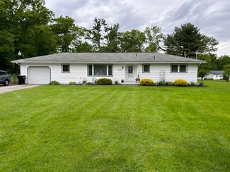 3555 Pleasant Dr, Hermitage, PA 16148