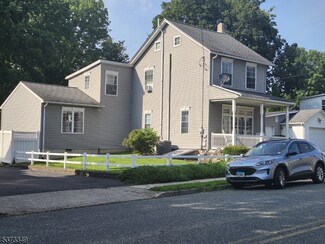 381 Center St, Phillipsburg, NJ 08865