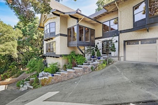 270 Holly Ln, Orinda, CA 94563