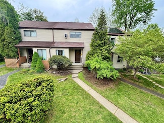 29 Sycamore Dr, Beacon, NY 12508