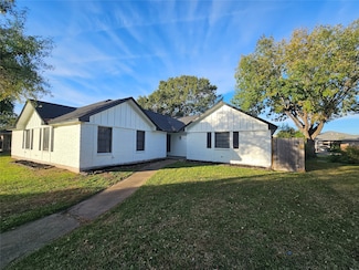 10411 Carlow Ln, La Porte, TX 77571