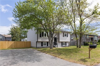 99 Scranton Ave, Warwick, RI 02888