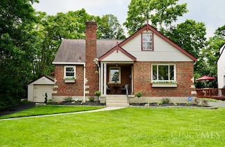 7113 Silver Crest Dr, Cincinnati, OH 45236