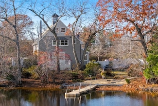 553 Monponsett St, Halifax, MA 02338