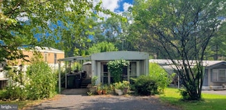 802 Swan Dr, Mechanicsburg, PA 17050