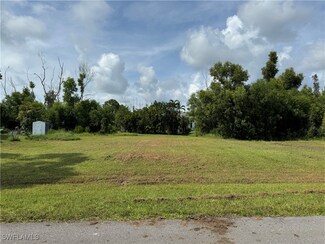5620 Ann Arbor Dr, Pine Island Center, FL 33922