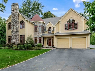 32 Twitchell St, Wellesley, MA 02482