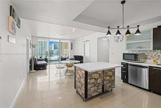 90 SW 3rd St Unit 2215, Miami, FL 33130