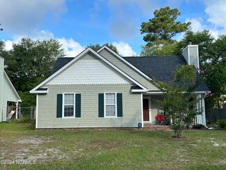 607 Sharease Cir, Wilmington, NC 28405