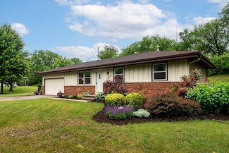 S88W23185 Wynn Dr, Big Bend, WI 53103