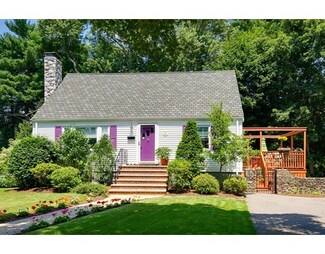 35 Albert Rd, Auburndale, MA 02466
