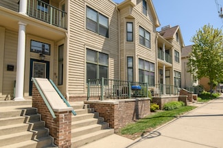 902 E Brady St Unit 902, Milwaukee, WI 53202