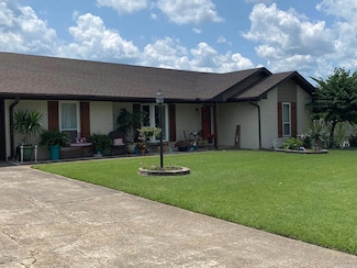 1294 Wiley Dr, Piggott, AR 72454
