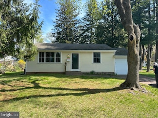 129 Kreutz Ave, Doylestown, PA 18901
