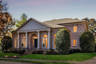 4 Middleton Park Ln, Nashville, TN 37215