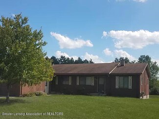 4403 Gull Rd, Lansing, MI 48917