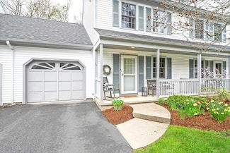36 Wolff Dr, Essex Junction, VT 05452