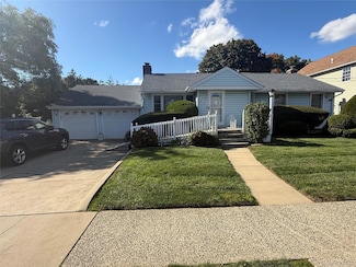 168 Lenox Ave, Uniondale, NY 11553