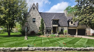 1125 S Delaware Ave, Springfield, MO 65804