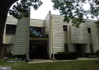 210 Bradford Ct Unit 202K, Westampton, NJ 08060