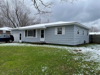 2552 Vista Lake Dr, Benton Harbor, MI 49022