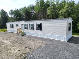 8 Valerie Ln, Waterville, ME 04901