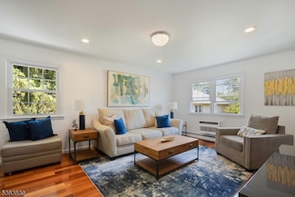 470 Valley Rd Unit 7, Montclair, NJ 07043