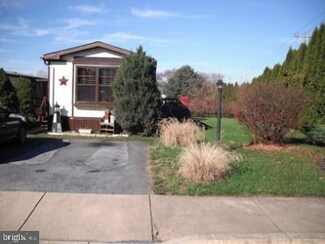 33 Denise Ln, Ephrata, PA 17522