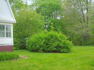 105 Broadway St, Baileyville, ME 04694