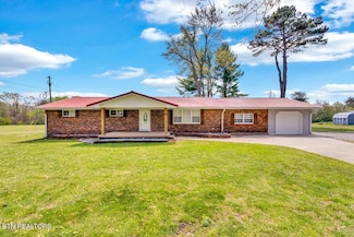 74 Farmer Rd, Crossville, TN 38571