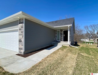 6475 Maple View Ct, Lincoln, NE 68512