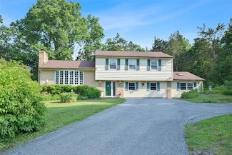 1 Rabbit Trail Rd, Poughkeepsie, NY 12603