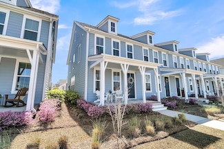 565 Blueway Ave, Summerville, SC 29486