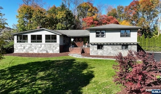 23 Halco Dr, Paramus, NJ 07652