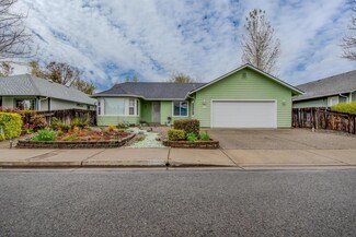 1910 SW J St, Grants Pass, OR 97526